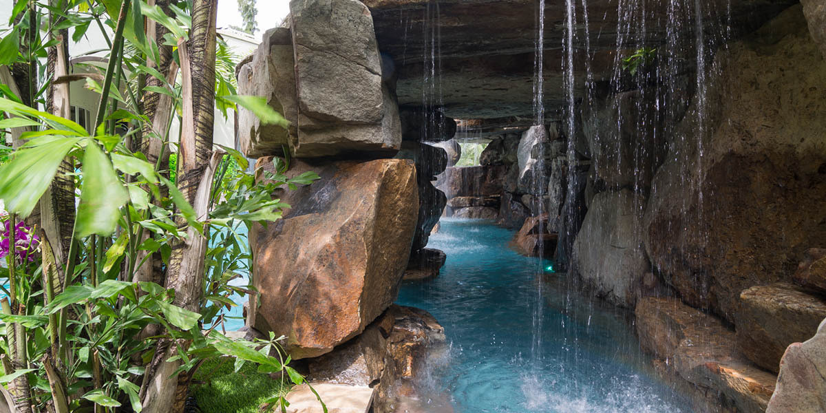 pool-design-with-grotto-feature-9
