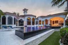 Modern-Pool-with-Knife-Edge-in-Jupiter-Florida19