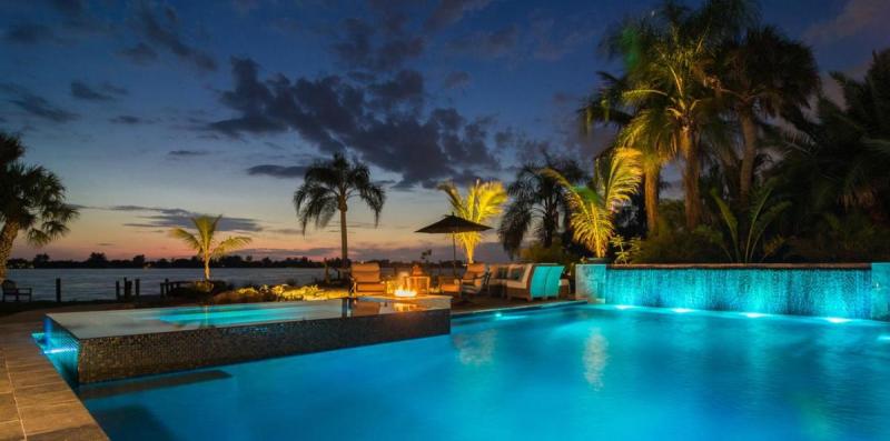 modern-pool-designer27