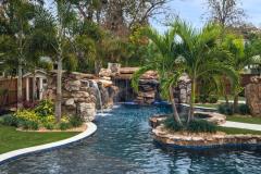 Signature Series Insane Pool with Lazy River